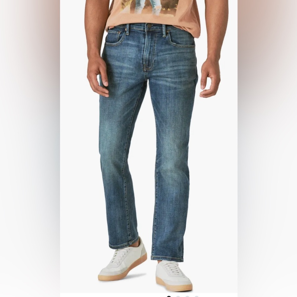 223 Relaxed Straight Leg Jeans
Lucky Brand size 34